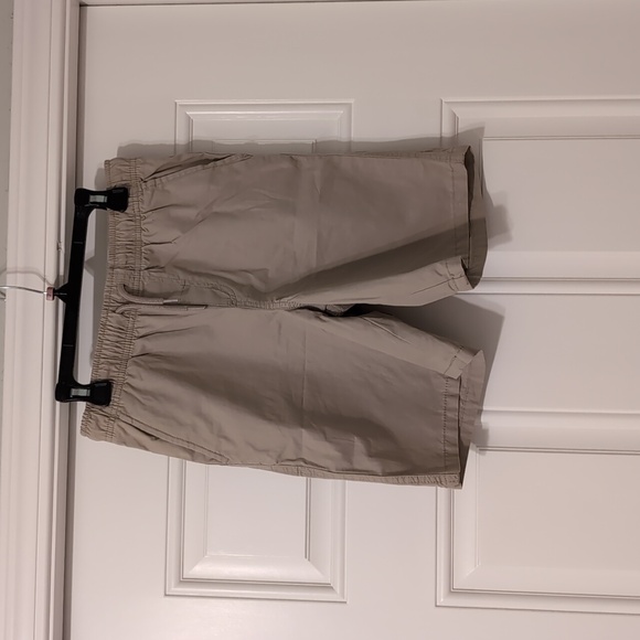 NWOT Cat & Jack Boys Tan Shorts - Picture 1 of 4